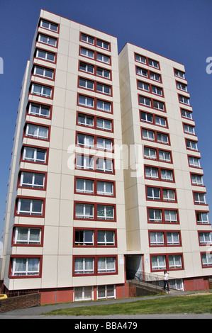 Tower block, Lodge Lane, New Addington, London Borough of Croydon, Greater London, England, United Kingdom Stock Photo