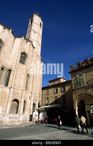 Italy, Le Marche, Ascoli Piceno, Piazza del Popolo, church of San Francesco Stock Photo