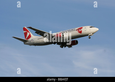 CSA Czech Airlines Boeing 737-400 passenger jet plane flying on approach Stock Photo