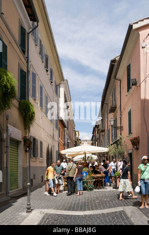 Cafe in the narrow backstreets of Castel Gandolfo, the home of the Pope's summer residence. Lazio, Italy. Stock Photo