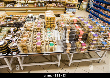 Packaged Desserts in Supermarket, Waterloo, Ontario, Canada Stock Photo
