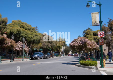 July 30, 2018 Los Gatos / CA / USA - Shopping street in downtown