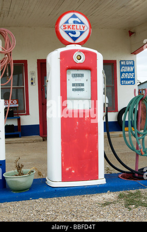 an old Skelly Gas Station in Skellytown Stock Photo