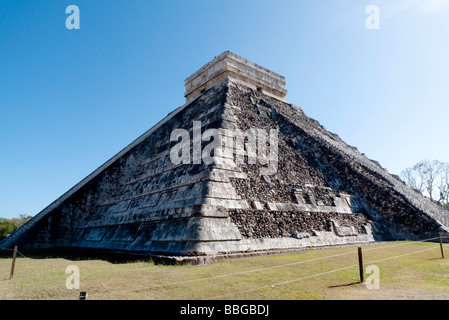 El Castillo, Pyramid of Kukulkan at Chichen Itza, Yucatan, Mexico, Central America Stock Photo