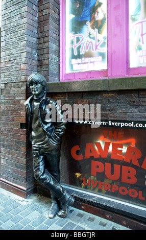 Liverpool;The Beatles;The Cavern Pub;Mathew Street;Sculpture of a Beatle leaning against the Wall of Fame; Stock Photo