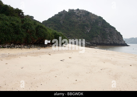 Small deserted beach, 'Monkey Island', 'Cat Ba National Park', 'Halong Bay', Vietnam Stock Photo