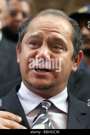 Convicted bussinessman Schabir Shaik addresses the media before leaving the Durban High court on 8 June 2005 after being found Stock Photo