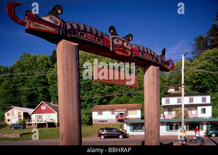 Kwakwaka'wakw (Kwakiutl) Welcome Sign to Namgis First Nation at Alert Bay, BC, British Columbia, Canada - Cormorant Island Stock Photo