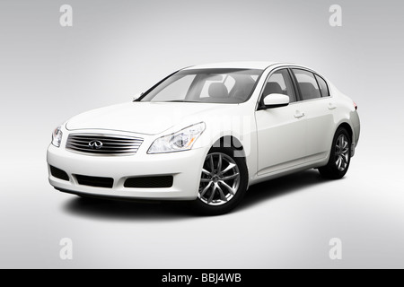 2009 Infiniti G Sedan G37 in White - Front angle view Stock Photo