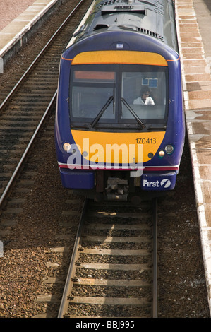 dh First Scotrail Class 170 TRAIN UK Bombardier Turbostar dmu 170413 woman train driver Scotland british rail diesel trains front female Stock Photo