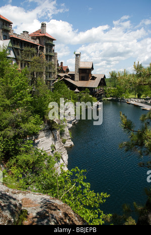Mohonk Mountain House with Mohonk Lake in the foreground Stock Photo