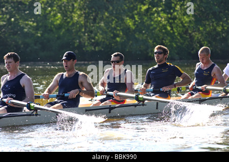 Student rowers on River Thames, Oxford, Oxfordshire, England, UK Stock Photo