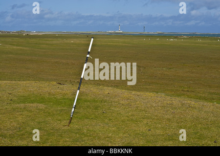 dh Linklet Bay NORTH RONALDSAY ORKNEY Putting green pole on golf course Stock Photo