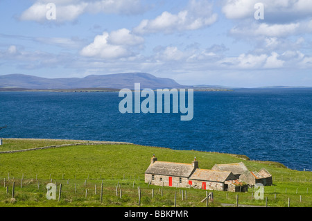 dh Hoxa Scapa Flow SOUTH RONALDSAY ORKNEY SCOTLAND Coastal Houses by the sea cottage house idyllic cottages scottish highlands islands Stock Photo