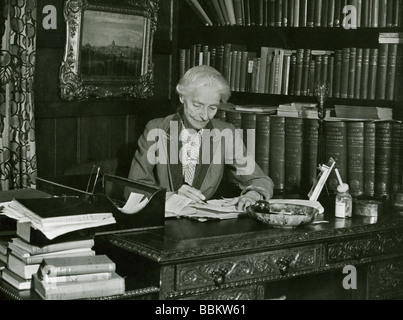 Beatrice webb hi res stock photography and images Alamy