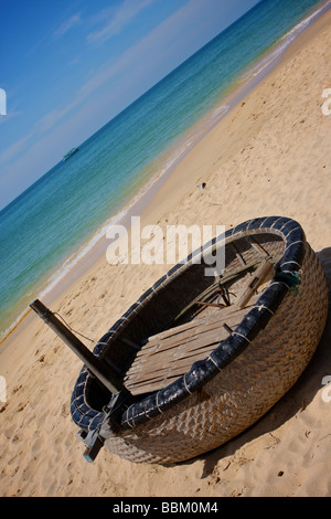 vietnamese fishing circle boat on the phu quoc long beach Stock Photo
