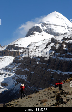 Mount Kailash, Tibetan Kang Rinpoche, with Chinese pilgrims, Province of Ngari, West Tibet, Tibet Stock Photo