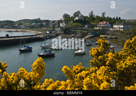 dh Harbour Yacht boats ABERDOUR VILLAGE FIFE SCOTLAND In yachting springtime anchorage view yachts at anchor Stock Photo