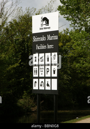 Chesterfield Canal Shireoaks Marina near Worksop Nottinghamshire England GB UK 2009 Stock Photo