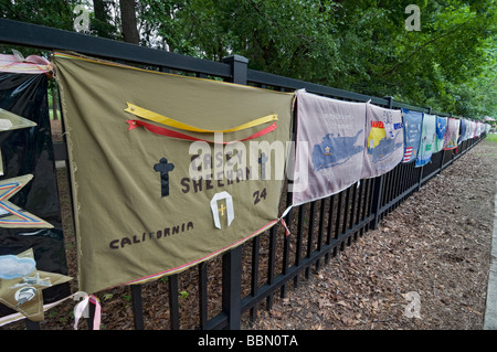 U.S. Memorial Day observance banners for fallen U.S. servicemen and civilians in Iraq and Afghanistan, Gainesville,Florida. Stock Photo