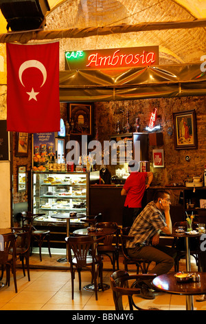 Small Turkish cafe in the Grand Bazaar, Kapali Carsi, Istanbul, Turkey Stock Photo