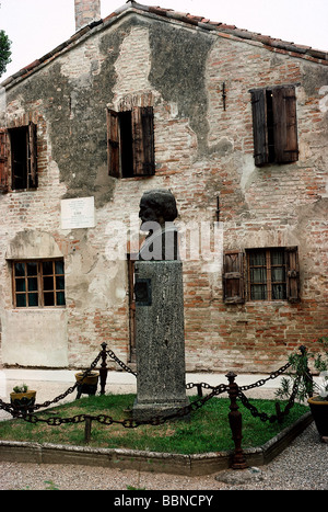 Verdi, Giuseppe, 10.10.1813 - 27.1.1901, Italian composer, his birth place, Roncole, in front of it a bust,