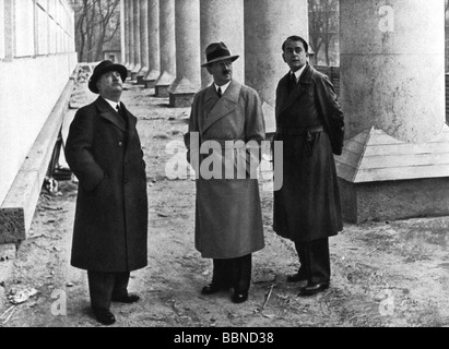 Hitler, Adolf, 20.4.1889 - 30.4.1945, German politician (NSDAP), Fuehrer and Reich Chancellor since 1933, full length, with Professor Leonhard Gall (left) and Alber Speer (right), inspecting construction works at 'Haus der Kunst', Munich, 1936, Stock Photo