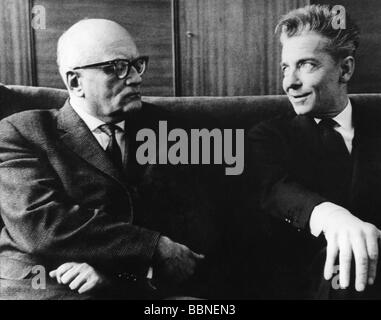 Karajan, Herbert von, 5.4.1908 - 16.7.1989, Austrian musician (conductor), half length, with General artistic director Walter Erich Schäfer (Vienna), 1962, , Stock Photo