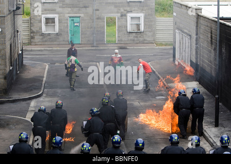 London Police officers undergoing specialist training at the Metropolitan Police Specialist Training Centre in Gravesend, Kent. Stock Photo