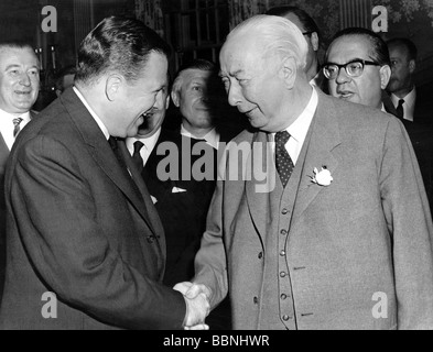Ford, Henry II, 4.9.1917 - 29.9.1987, owner of the Ford Motor Company, half length, with Federal President of Germany Theodor Heuss, Detroit, 12.6.1958, Stock Photo