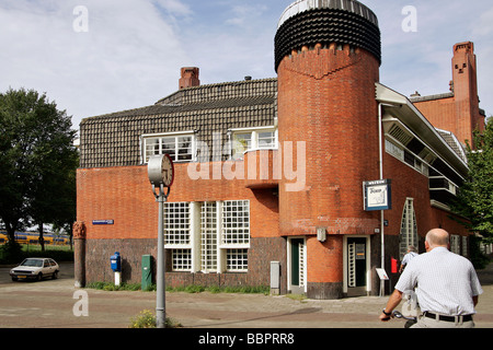 HET SHIP BUILDING IN THE SPAARNDAM QUARTER, ARCHITECTURE OF THE AMSTERDAM SCHOOL BY MICHEL DE KLERK, AMSTERDAM, NETHERLANDS Stock Photo