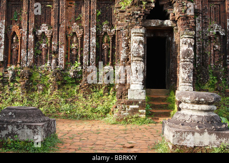 'My Son' Hindu temple entrance and carved sandstone reliefs, Cham ruins, Vietnam Stock Photo