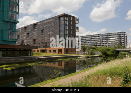 “Queen Mary College” “University of London” “Mile End Campus” “Student Village” QMC 'Mile End Park' 'Regent's Canal' 'Mile End' Stock Photo