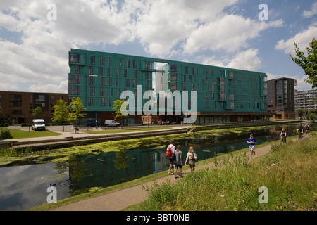 “Queen Mary College” “University of London” “Mile End Campus” “Student Village” QMC 'Mile End Park' 'Regent's Canal' 'Mile End' Stock Photo