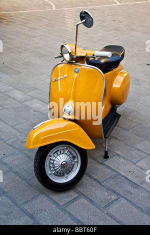 piaggio-vespa-50-special-1965-restored-italian-vintage-scooter-stock