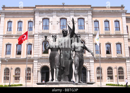 Istanbul Turkey the Istanbul University campus with statue of Ataturk and Turkish flag in the Beyazit area of the city Stock Photo