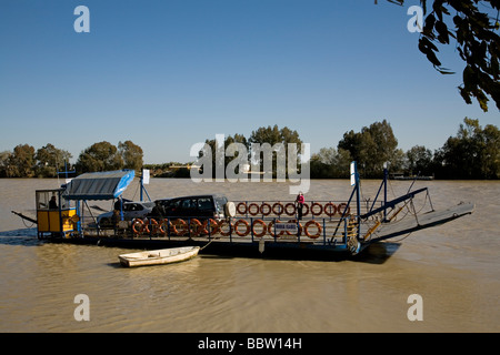 Embarcadero Barco Rio Guadalquivir Coria Rio Sevilla Andalucía España Dock Boat Crossing River Seville Andalusia Spain Stock Photo