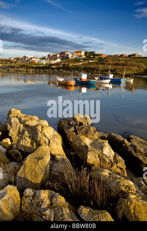 Barcos de Pesca en la Playa de la Maruca Santander Cantabria España Fishing Boats Beach La Maruca Santander Cantabria spain Stock Photo