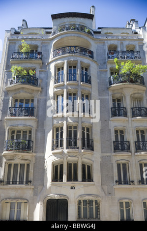 Paris Immeuble Trémois von Hector Guimard 1909 Paris Immeuble Trémois by Hector Guimard 1909 Stock Photo