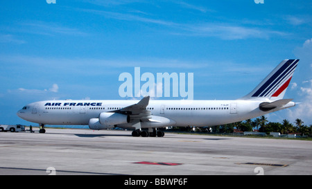 Air France Airbus A340 Princess Juliana International Airport St Martin Caribbean Stock Photo