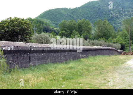Stone wall representing the Gothic line, the German defensive line against the allied onslaught in the Second World War Stock Photo