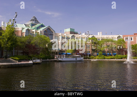 CambridgeSide Galleria shopping center in Cambridge, Massachusetts USA Stock Photo