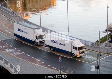 Two BBC Scotland lorries crossing squinty bridge glasgow Stock Photo