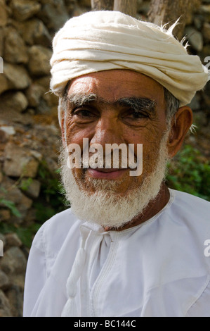 Villager in the village of Al Shareija in Al Jabal El Akhdar   Al Dakhiliyah region region Sultanate of Oman Stock Photo