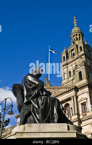 dh City Chambers GEORGE SQUARE GLASGOW Scottish chemist Thomas Graham statue in George Square and City Chambers Stock Photo