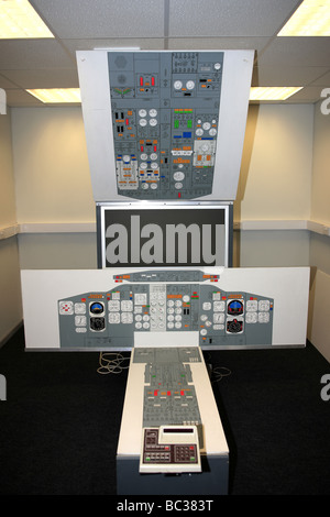 A Flight Training School mock up of a Boeing 737 cockpit used for gauge and switch recognition Stock Photo