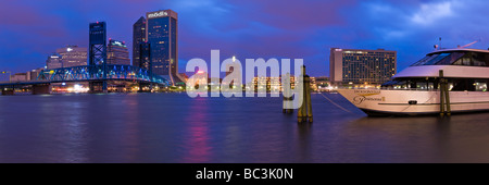 Jacksonville Florida downtown skyline reflects in St Johns River Stock Photo