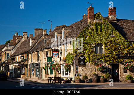 Cotswold Arms High Street Burford Oxfordshire in the Cotswolds Stock Photo