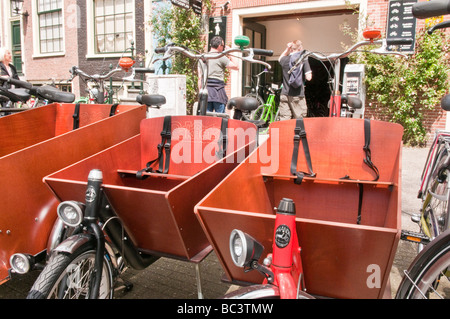 Cargo bike with kid amsterdam hi res stock photography and images Alamy