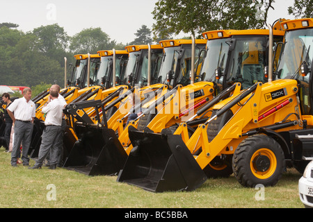 JCB 'dancing diggers' acrobatic display at the Derbyshire County Show 2009 at Elvaston. Stock Photo